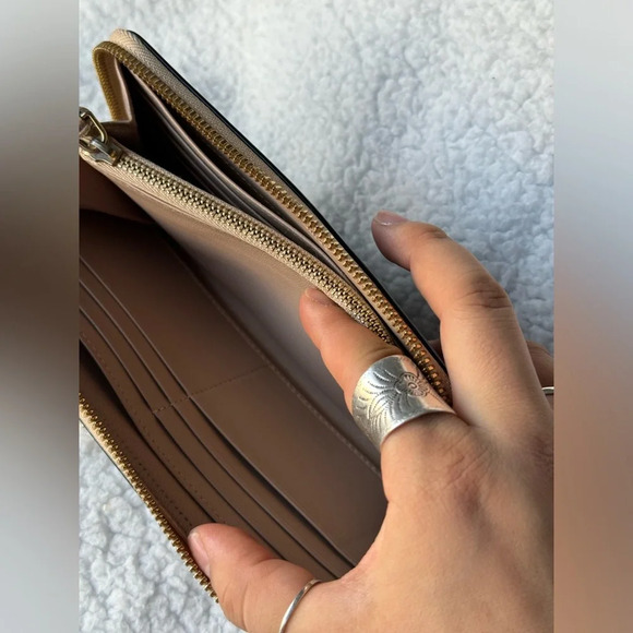 AUTHENTIC Two Tone Chloe Wallet - Picture 10 of 16